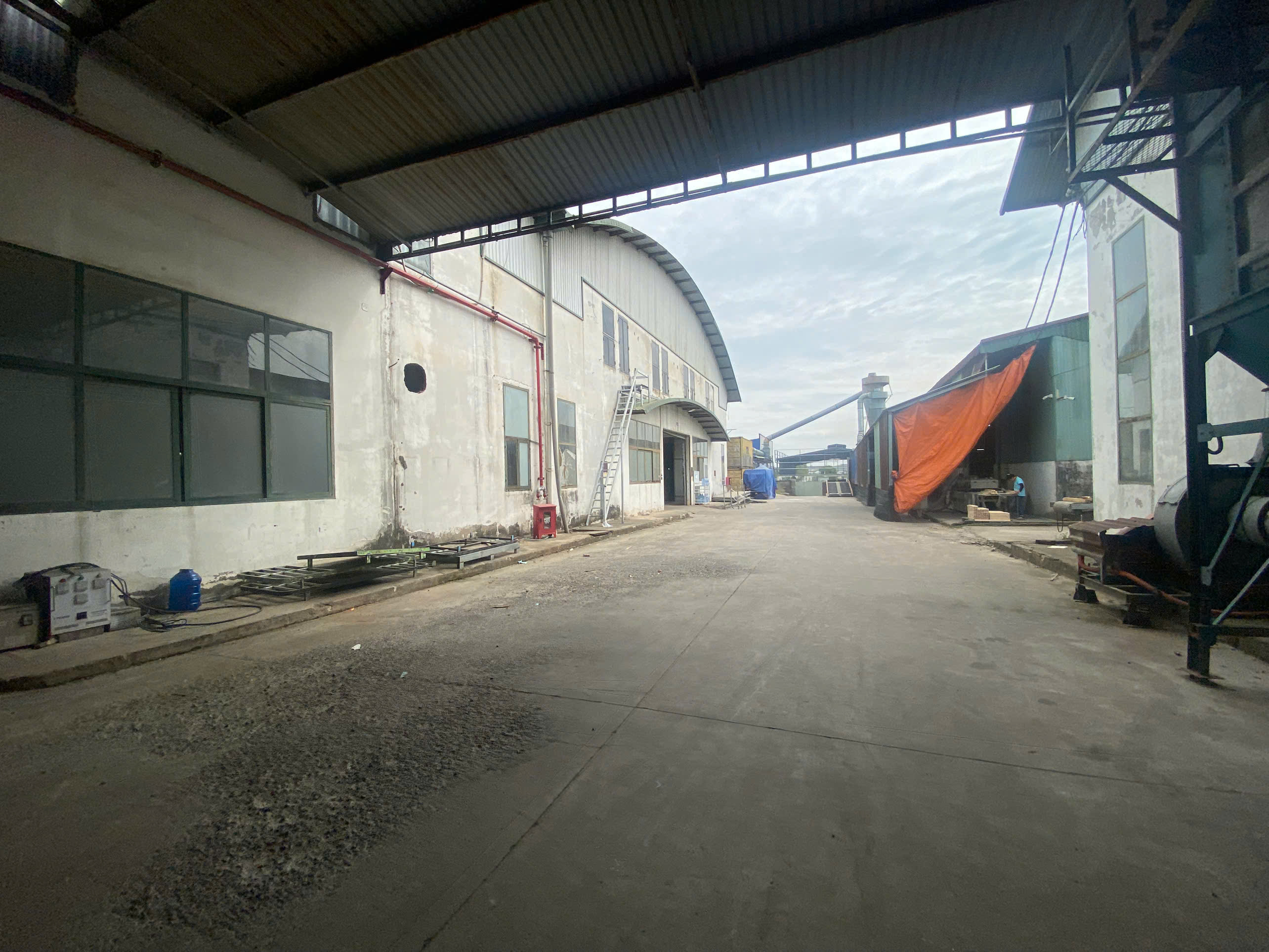 Area outside the factory 2